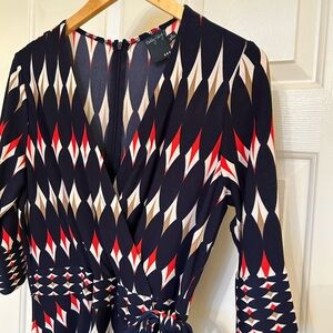 Gabby Skye Chic Geometric faux Wrap Dress size 8